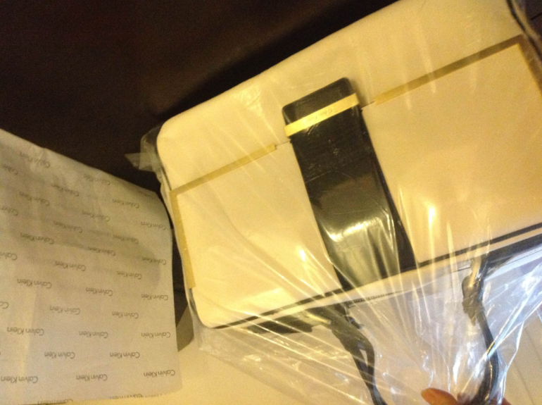 Продаю сумку Сачель Кельвин Кляйн- новая коллекция продам за 5800 р (доставка до России включена)