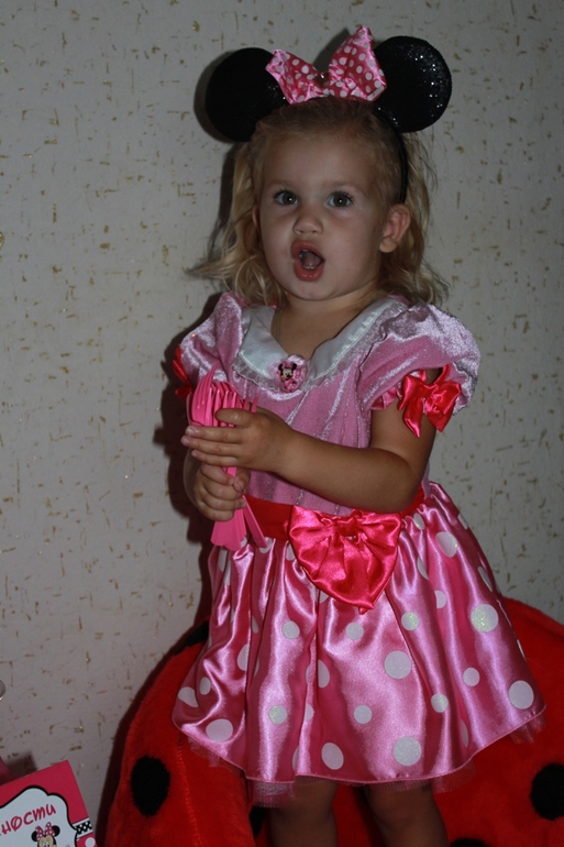 Наши 2 годика в стилле Минни Маус)