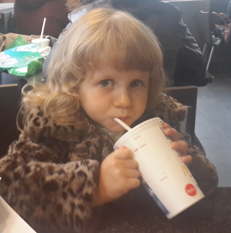 Дорвалась за 3 месяца до компа:)) Фотки Лизы за последние два месяца.