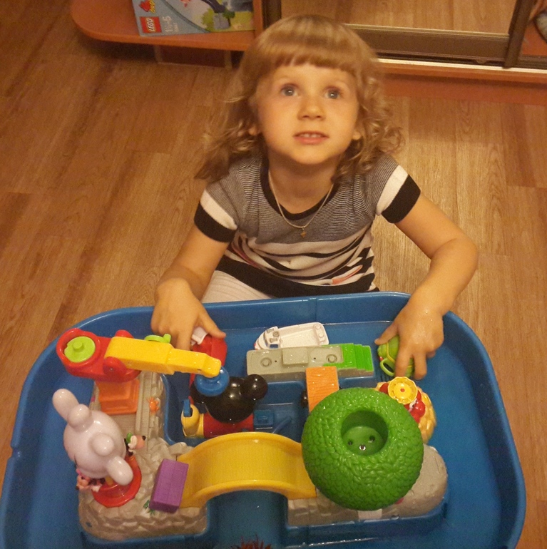 Дорвалась за 3 месяца до компа:)) Фотки Лизы за последние два месяца.