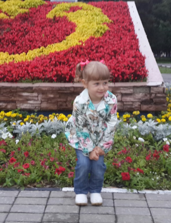 Дорвалась за 3 месяца до компа:)) Фотки Лизы за последние два месяца.