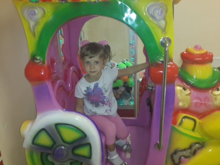 Дорвалась за 3 месяца до компа:)) Фотки Лизы за последние два месяца.