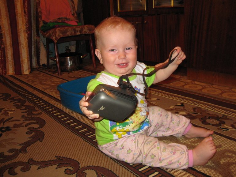 Андрейке 11 месяцев)))))))