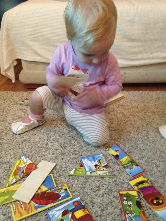 Много фотографий Марусели. Наши будни :)