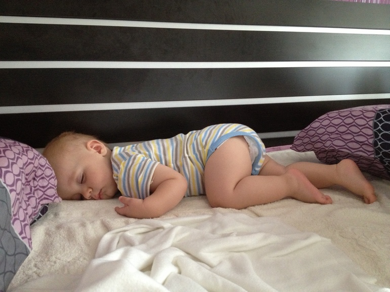 9 месяцев 24 дня. Расходился=)