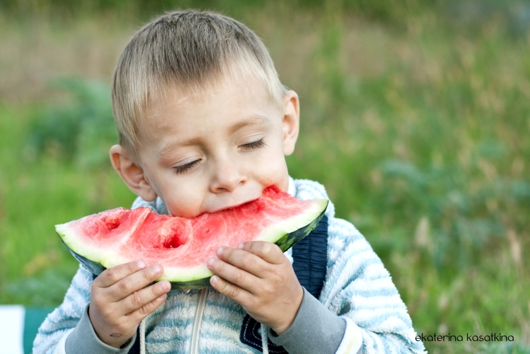 Ваня, арбуз и солнце!