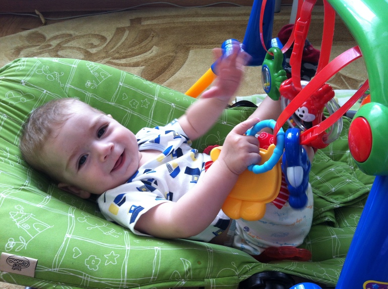 Игорьку сегодня полгодика, ура!!!