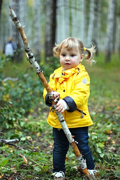 Два цыпленка на прогулке!!!