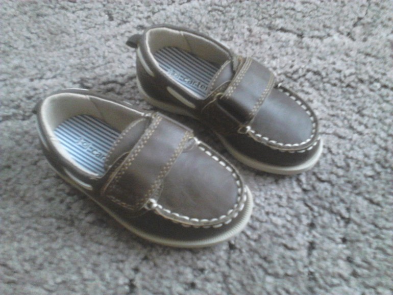 НОВАЯ ОБУВЬ на мальчика