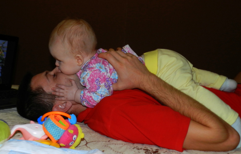 20 сентября... лезет 4й зуб.....