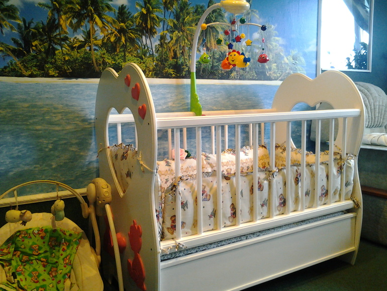 Золотая кроватка для золотого ребенка))