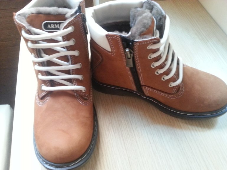 обувь в наличии отправлю почтой!!!зимние боты армани!!!26 - 30 размер