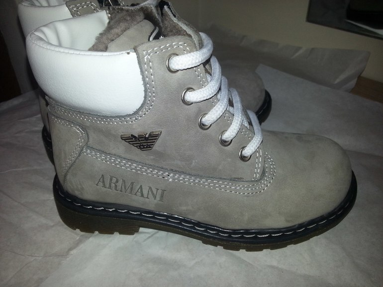 обувь в наличии отправлю почтой!!!зимние боты армани!!!26 - 30 размер
