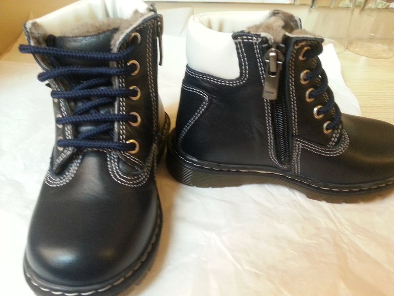 обувь в наличии отправлю почтой!!!зимние боты армани!!!26 - 30 размер