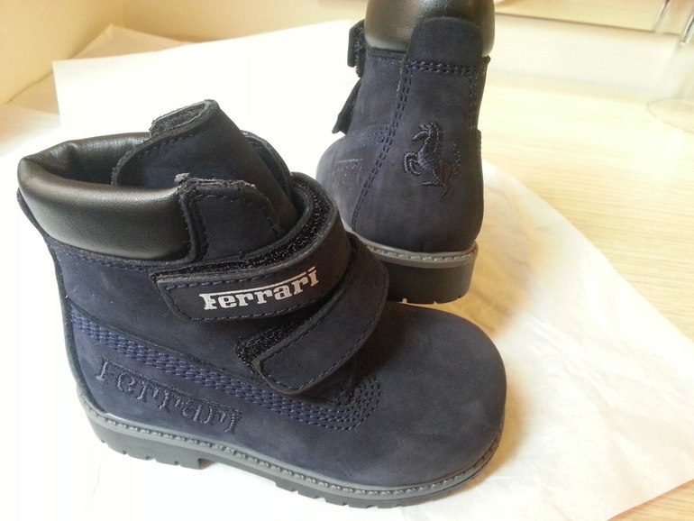 обувь в наличии отправлю почтой!!!зимние боты армани!!! 21-25