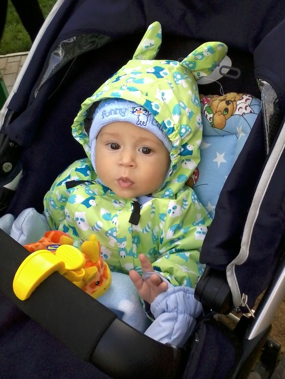 Нам 6 месяцев!И...тада-а-ам...у нас прорезался ПЕРВЫЙ ЗУБ!