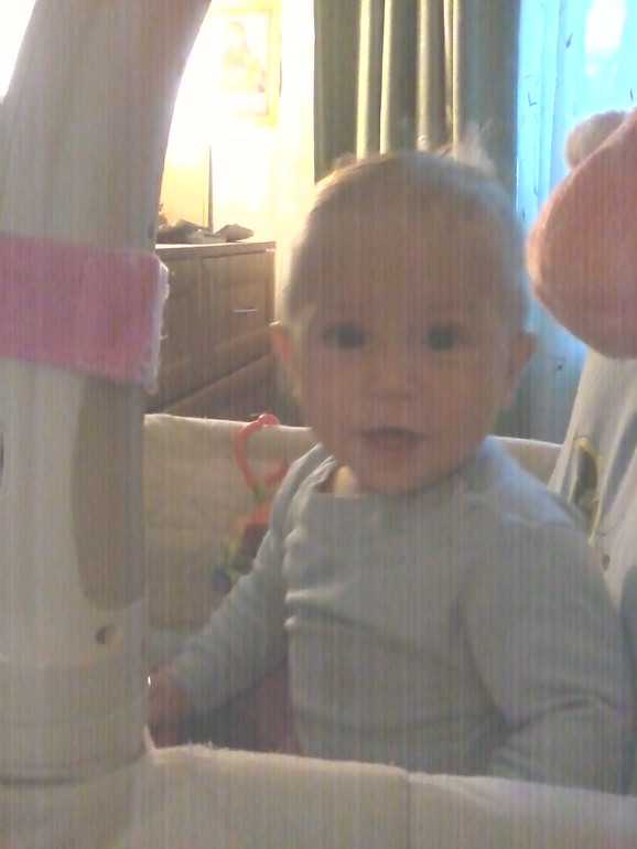 Нам 6 месяцев!И...тада-а-ам...у нас прорезался ПЕРВЫЙ ЗУБ!