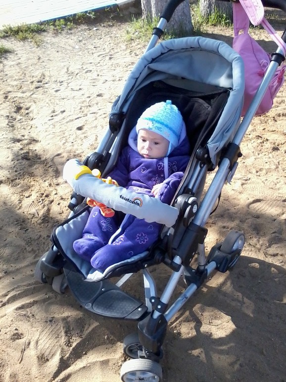 Нам 6 месяцев!И...тада-а-ам...у нас прорезался ПЕРВЫЙ ЗУБ!