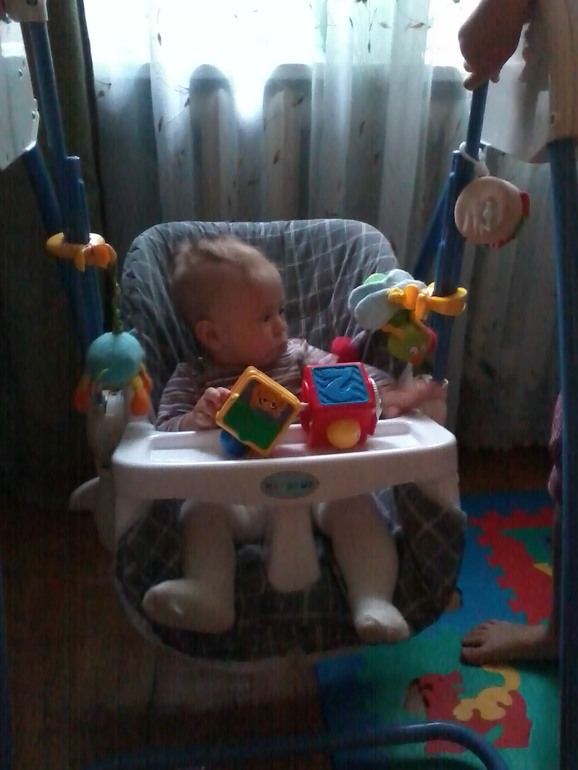 Нам 6 месяцев!И...тада-а-ам...у нас прорезался ПЕРВЫЙ ЗУБ!