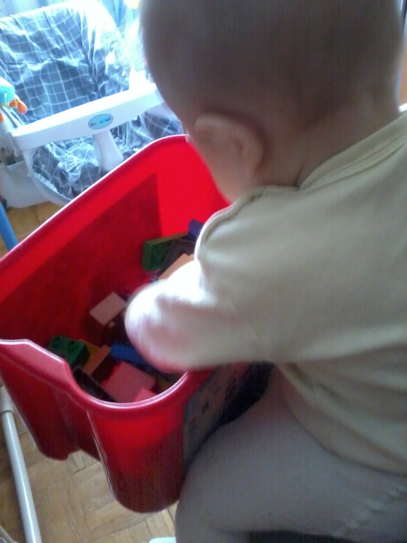 Нам 6 месяцев!И...тада-а-ам...у нас прорезался ПЕРВЫЙ ЗУБ!