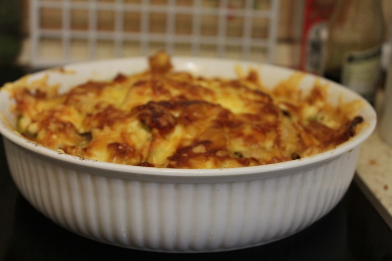 Вот такая вкуснятина у нас сегодня : запеканка с кабачком и баклажаном ;)