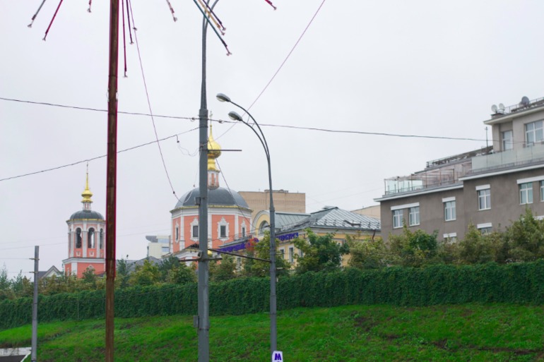 Москва из окна автомобиля.