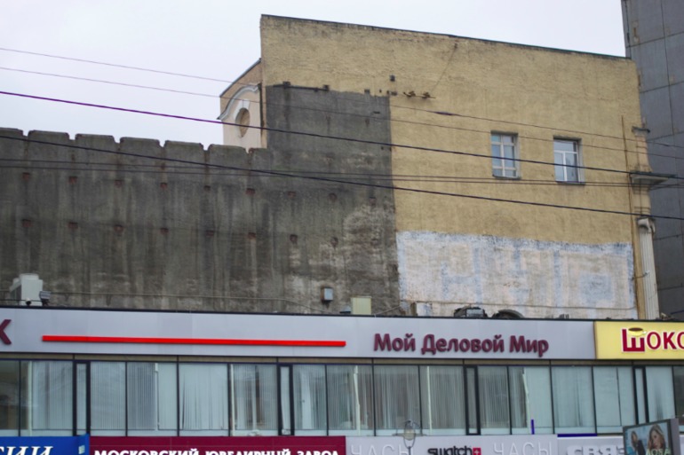 Москва из окна автомобиля.