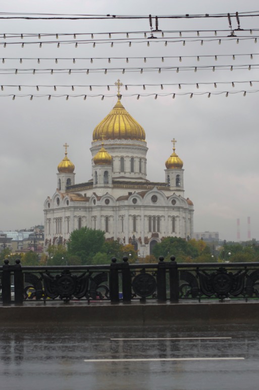 Москва из окна автомобиля.