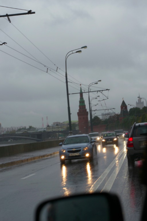 Москва из окна автомобиля.