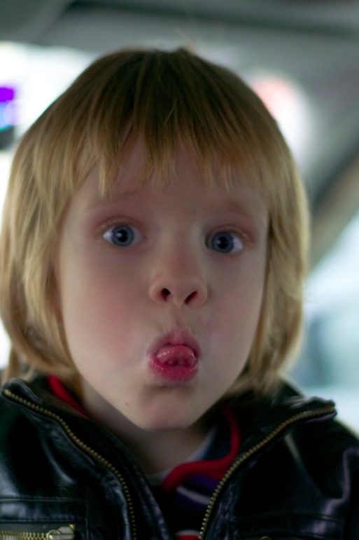 Москва из окна автомобиля.