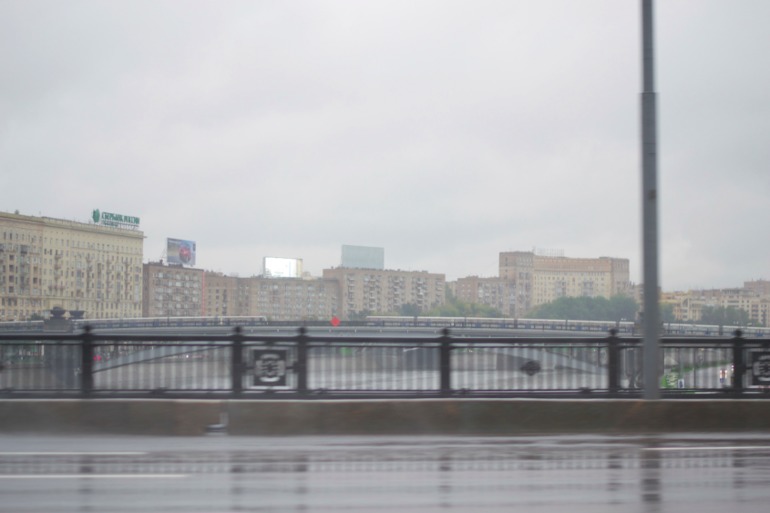 Москва из окна автомобиля.