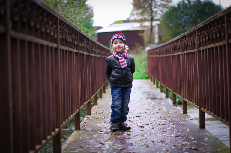 Дача. После театра поехали папу нашего отвозить...