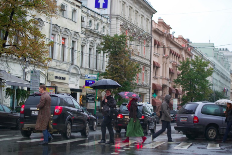 Москва из окна автомобиля.