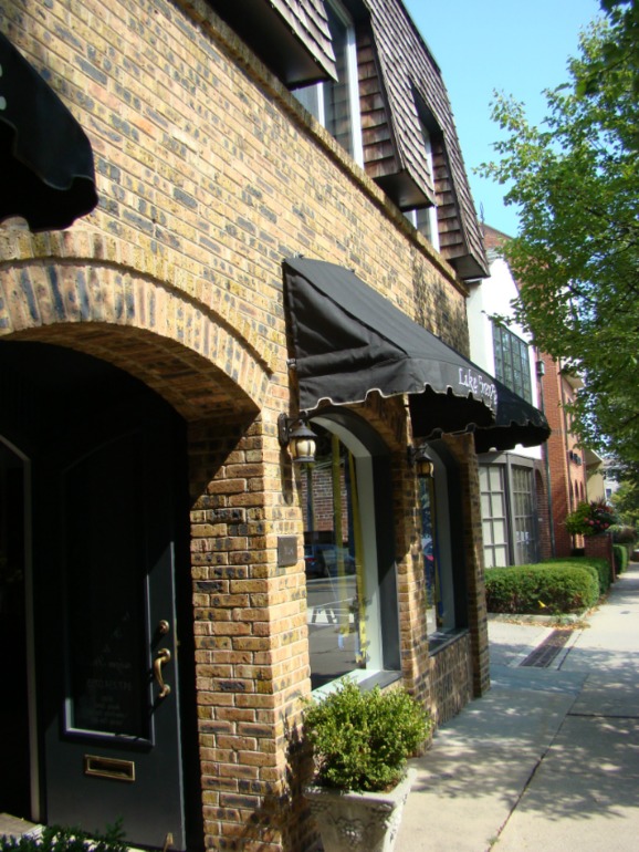 Город белых воротничков.