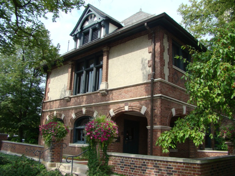 Город белых воротничков.