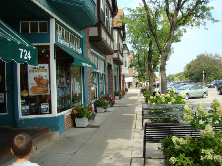 Город белых воротничков.