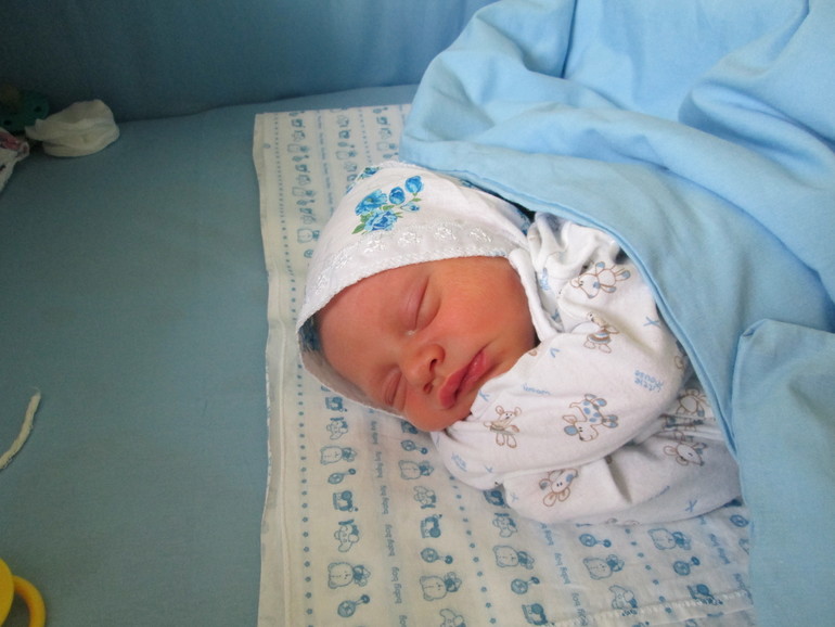 Нашему сыночку месяц!!!