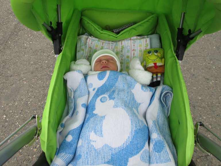 Нашему сыночку месяц!!!