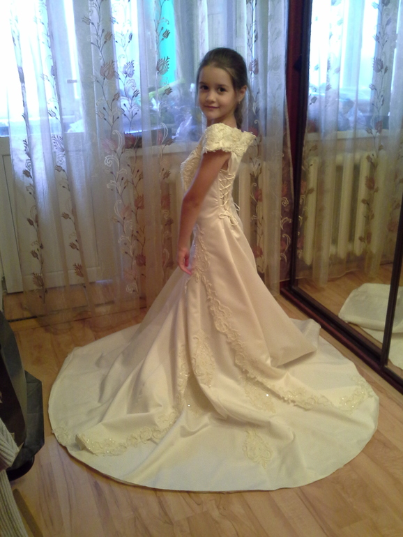 Примерка свадебного платья