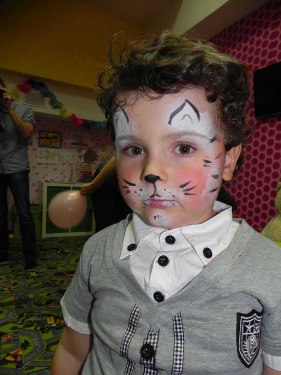 Котику моему 3!