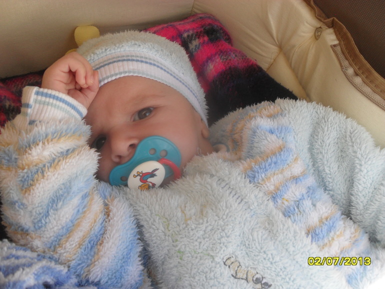 На прогулке.......дочка машенька и сыночек мишенька....ну и я