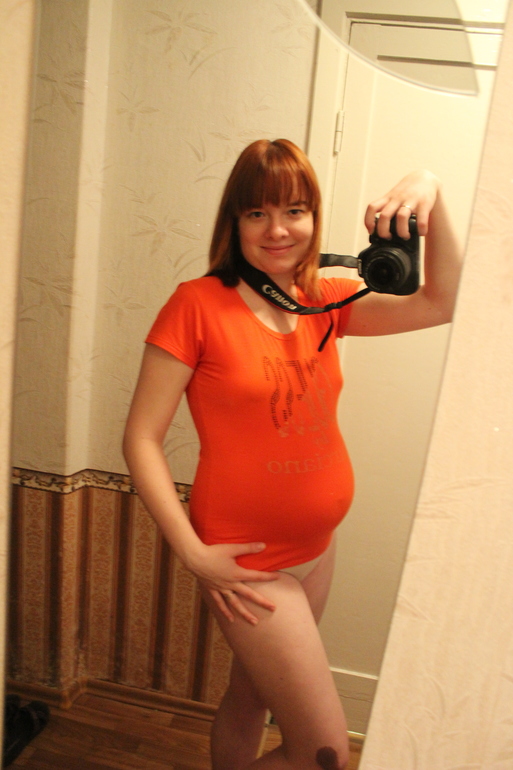 В зеркале я страшная, толстая, и сиськи исчезли ХD