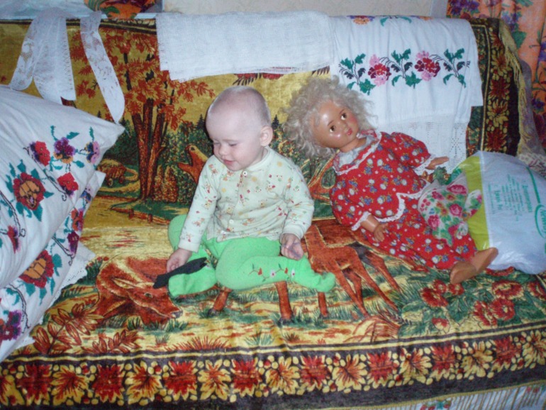 Нам 1 год 1 месяц.