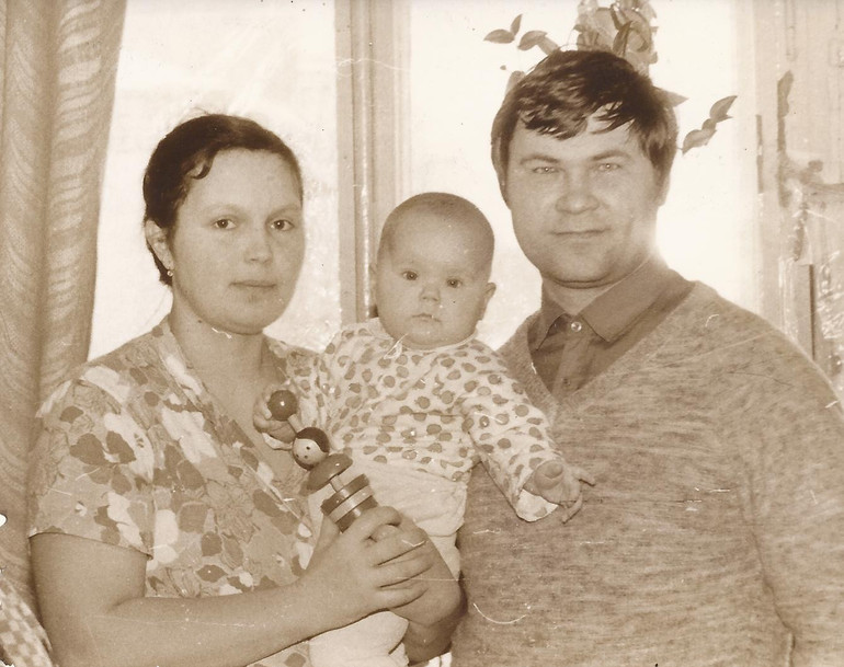 Маша с мамой и папой