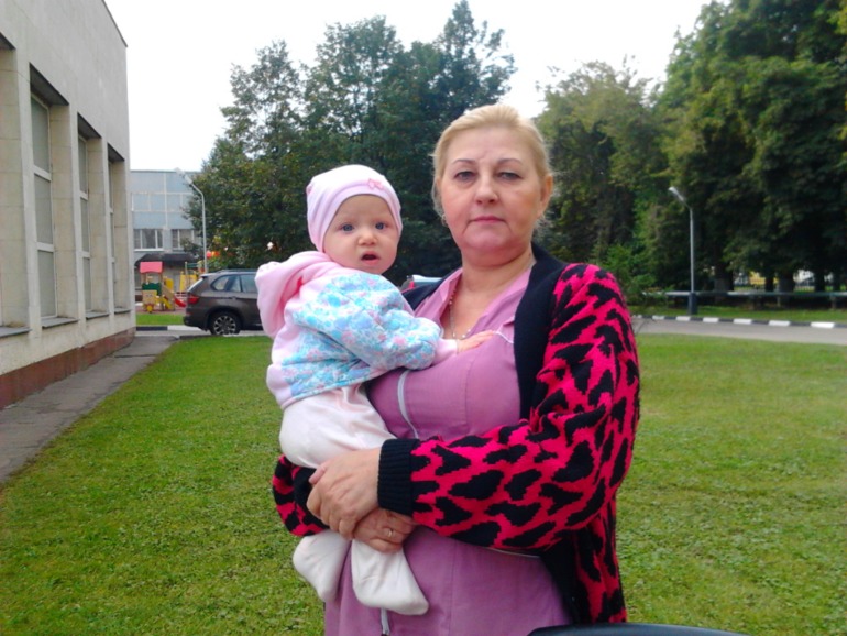 Вчера чуть-чуть пофоткались после массажика с мамой и Лизой=)